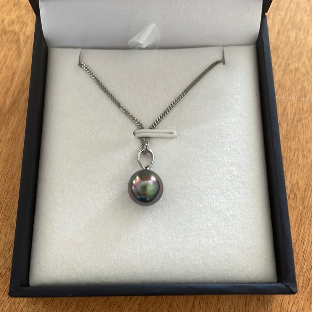 Black Pearl Necklace